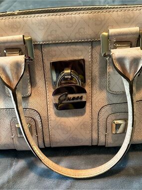 Vintage Guess shoulder bag with padlock